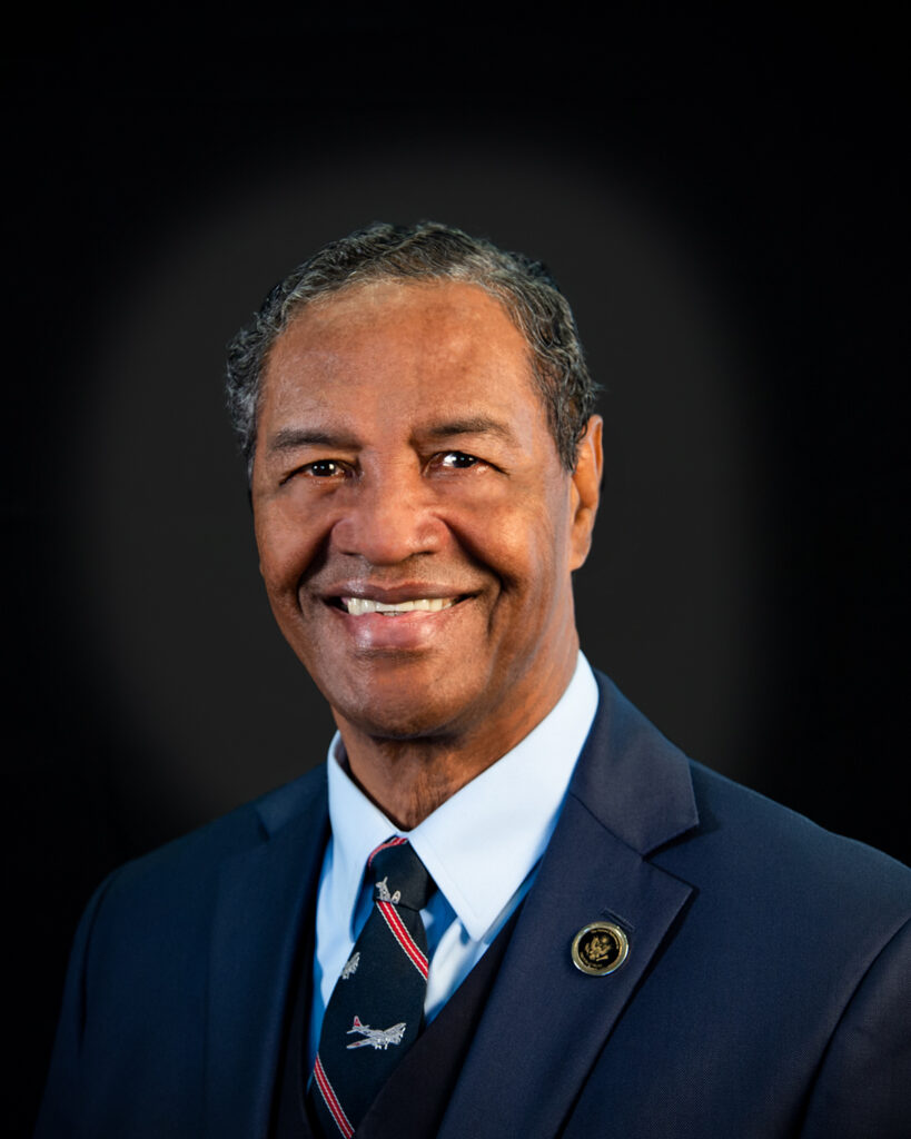 Roosevelt Lewis headshot